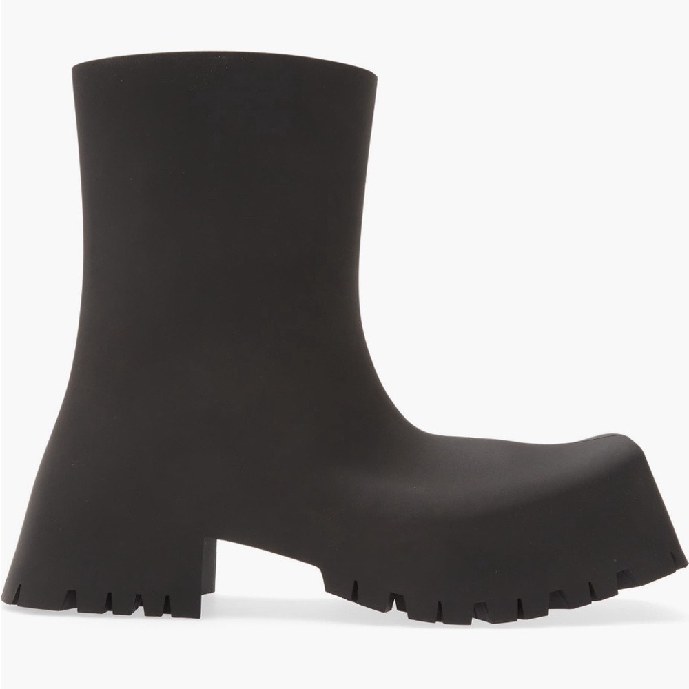 Step Boldly with the Balenciaga Trooper Rubber Boots –Rugged Elegance for Women!